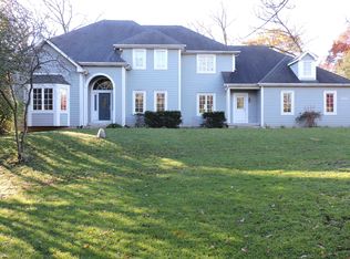 18711 Raven Hills Dr, Marengo, IL 60152