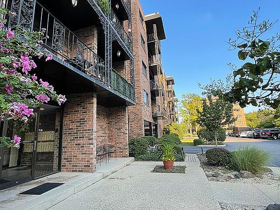 3rd image of 9374 Landings Ln Unit 204