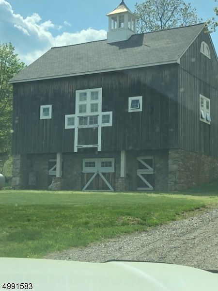 2nd image of 133 Woolf Rd