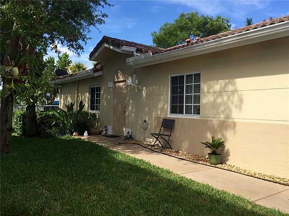 2nd image of 3210 SW 50th St #1