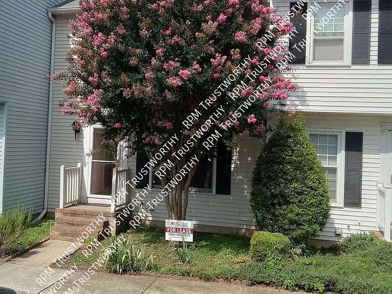 522 Finley St — Photo 1