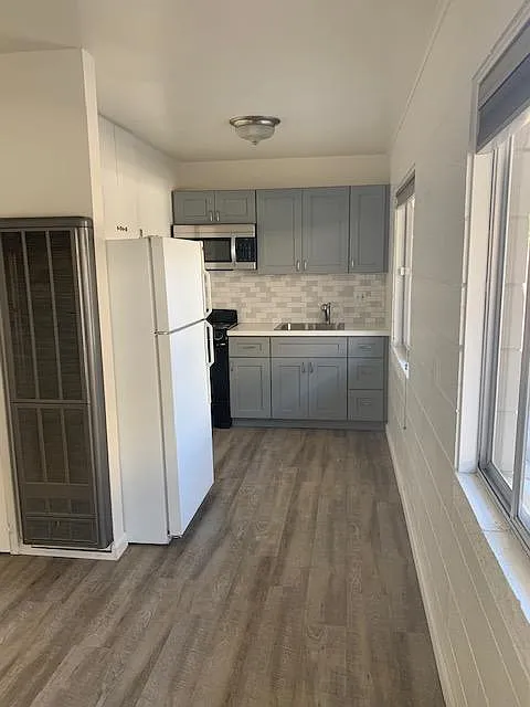 Building Photo - 956 Woodside Rd #22
