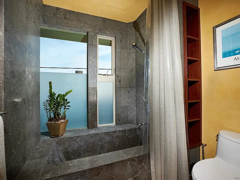 3377 Ocean Front Walk — Photo 10