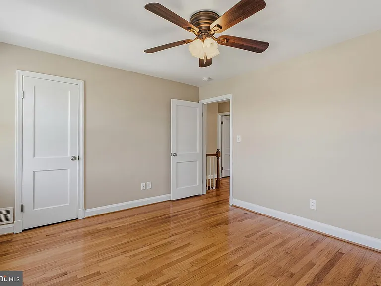 586 Lucia Ave — Photo 16