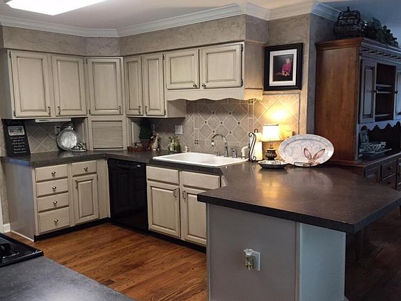 2nd image of 1607 Ila Perdue Dr