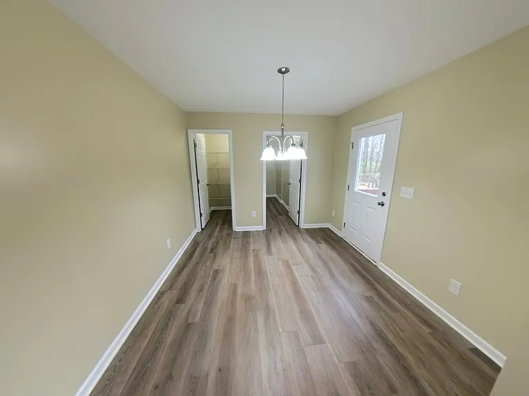 182 N Burson Ave — Photo 5