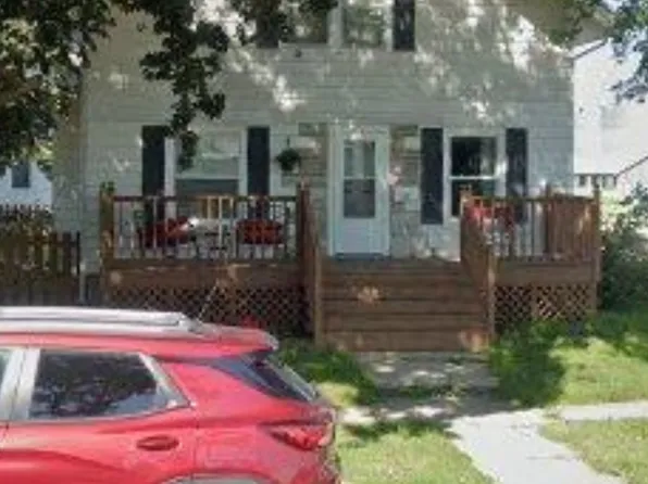 124 5th St NE, Dyersville, IA 52040