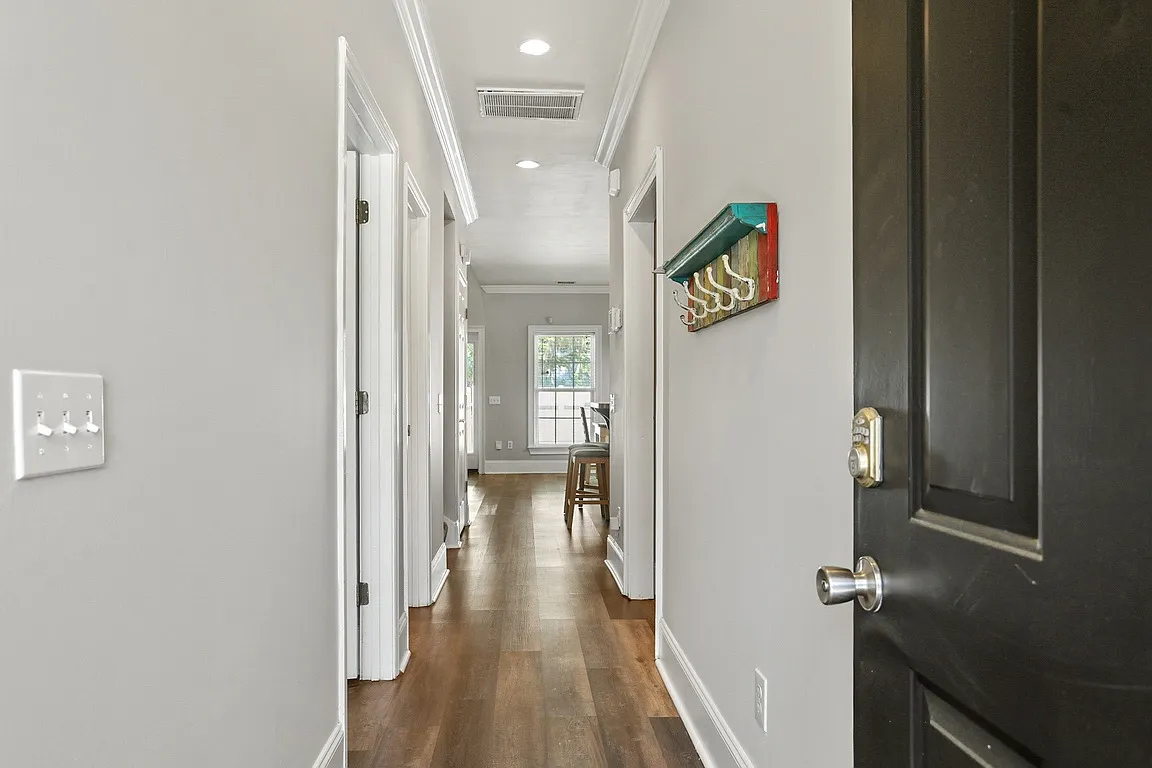 3 bed, 1633 sqft, $2,850 — Photo 3