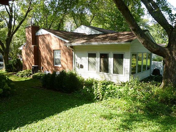 5th image of 26 Montrose Ave
