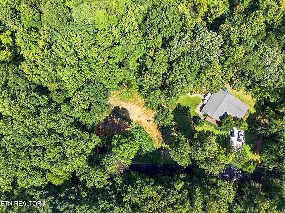 5th image of 617 Skyline Dr