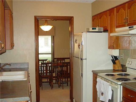 5th image of 3127 Mary Elizabeth Dr