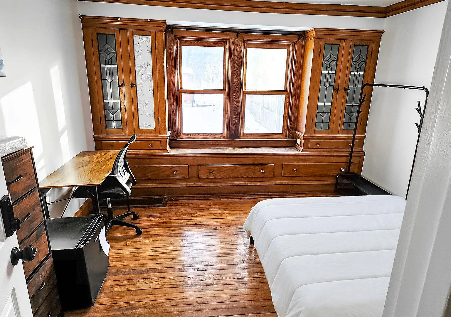 4 bed, 2.0 bath, 1750 sqft, $866 — Photo 2