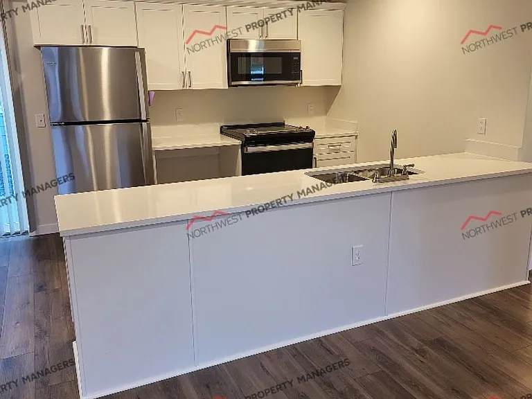 208 E Stella St #805-813 — Photo 31