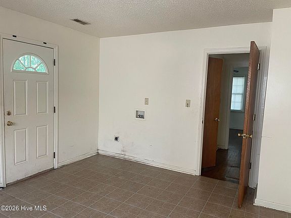 4th image of 600 Dixon Street