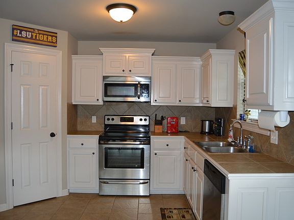 3rd image of 12284 Greenbriar Dr