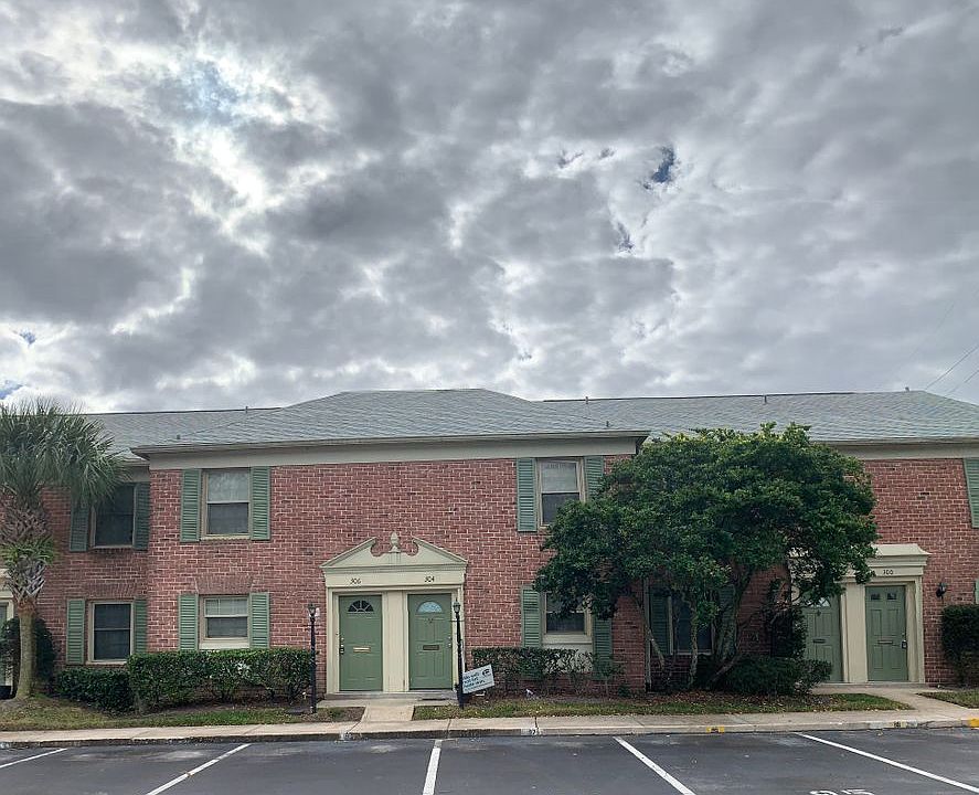 1st image of 304 Georgetown Dr #304