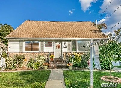 2nd image of 425 Midwood Ave