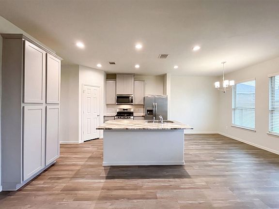 2nd image of 404 Camino Bay Dr