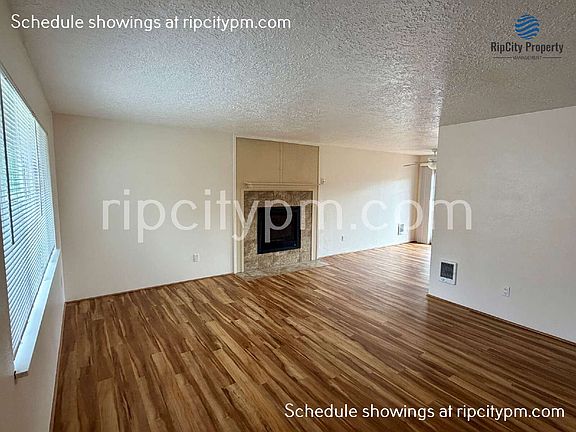 2nd image of 11837 SE Gladstone St