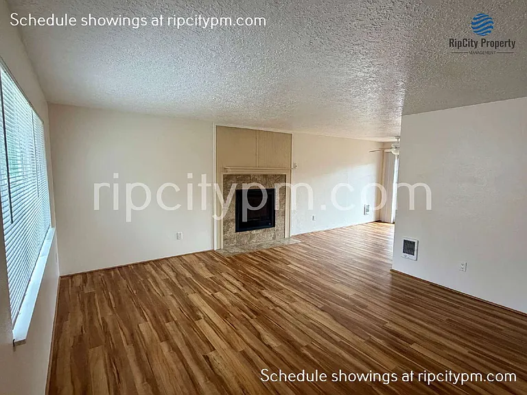 11837 SE Gladstone St — Photo 2