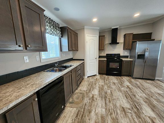 2nd image of 304 Buffalo Way