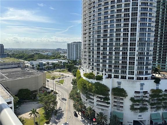 3rd image of 1717 N Bayshore Dr #A-2049