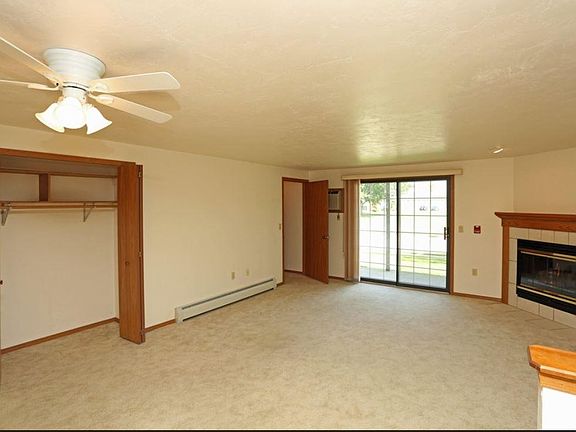 4th image of 1365 Lucerne Dr APT 1