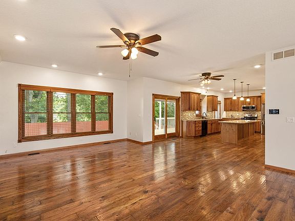 2nd image of 1009 NE 28th St