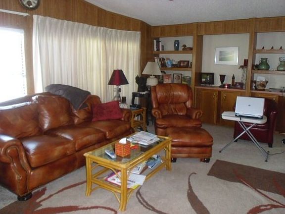 2nd image of 2070 E Lakeview Dr