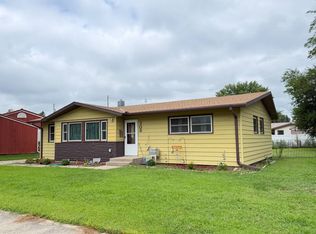 308 E 7th Ave, Ainsworth, NE 69210
