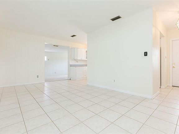 2nd image of 4524 PICADILLY STREET