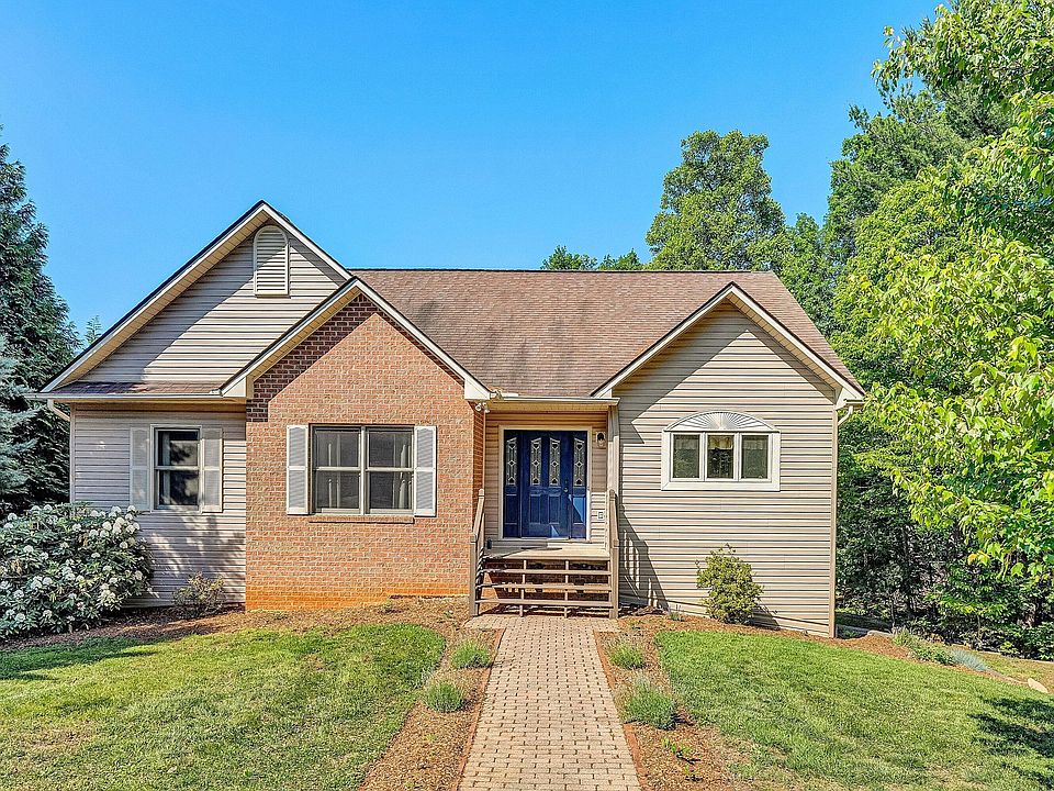 1st image of 400 Harbor Landing Dr