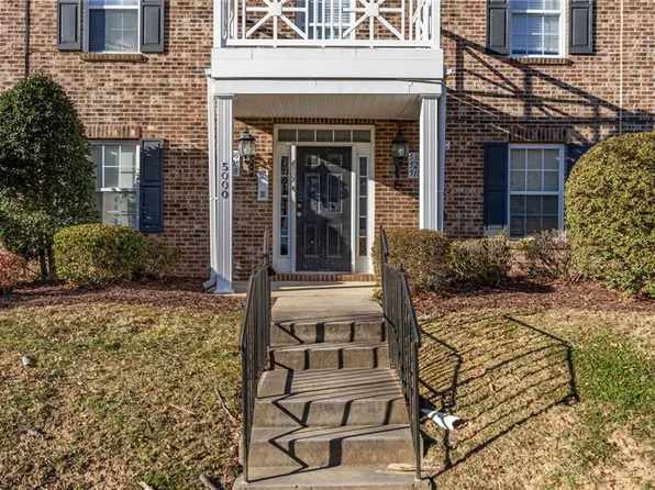 5306 McConnell Dr, Kernersville, NC 27284