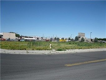2nd image of Block St N