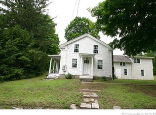 226 Quassuk Rd, Woodbury, CT 06798