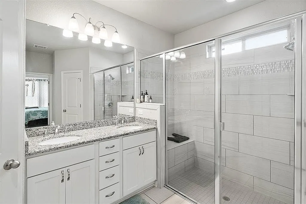 4 bed, 2637 sqft, $2,850 — Photo 4