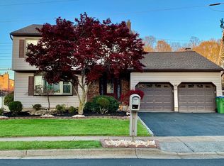 67 Stratford Cir, Edison, NJ 08820