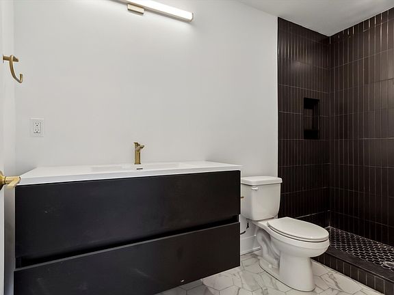3rd image of 367 W Hortter St #403