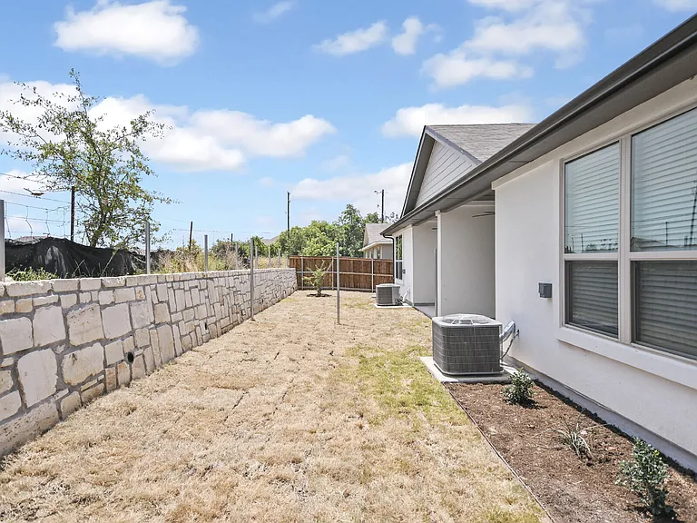 408 Parkline Dr — Photo 29