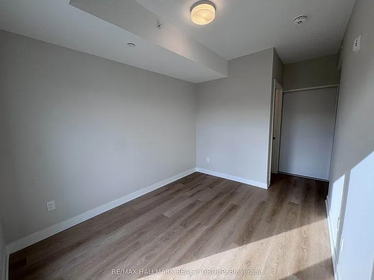 2370 Tenth Line Rd #302 — Photo 19