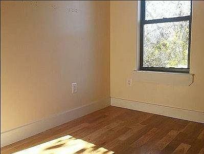 2nd image of 662 Park Pl APT 4L