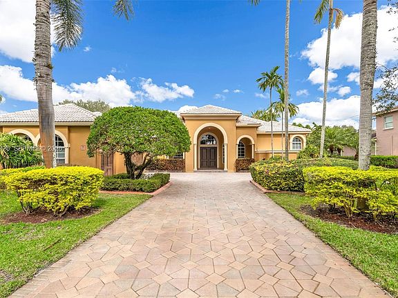 2nd image of 12861 Kapok Ln