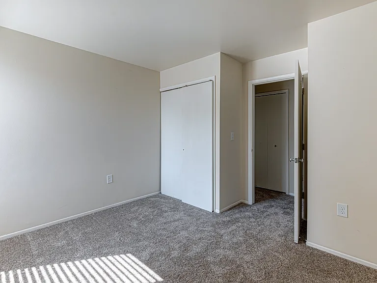 Regency Place Apartments — Photo 42