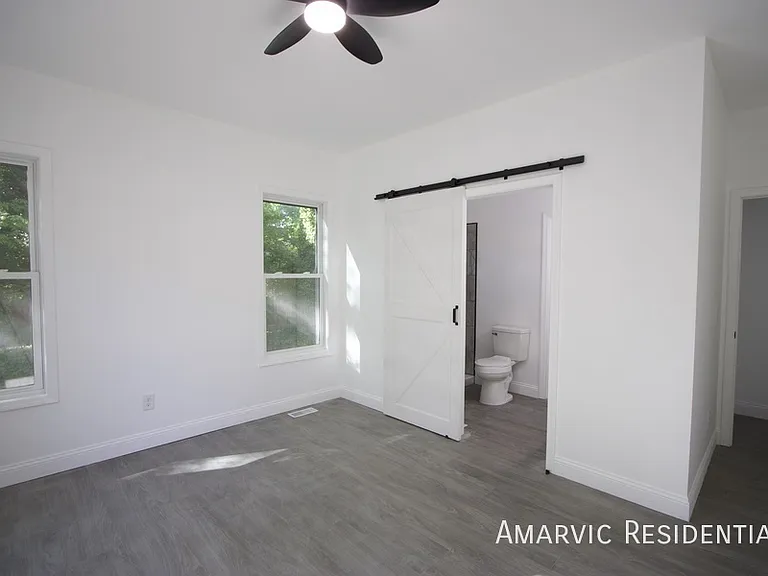621 Singletary St SE — Photo 11