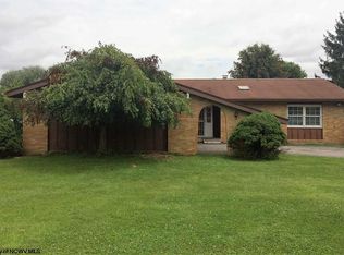 168 Fairlawn Dr, Buckhannon, WV 26201