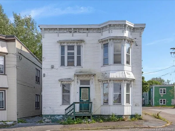34 Metcalf St, Saint John, NB E2K 1J8