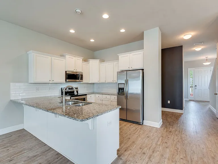 116 Fossil Falls Ln — Photo 3