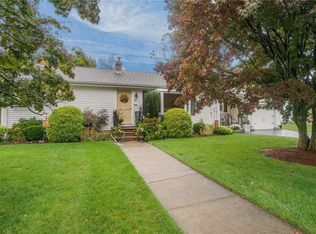 13 Vincent Dr, Johnston, RI 02919