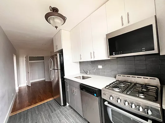 Rented by Premier One Realty LLC | media 14