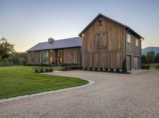 320 Barn House Ln, Charlottesville, VA 22903